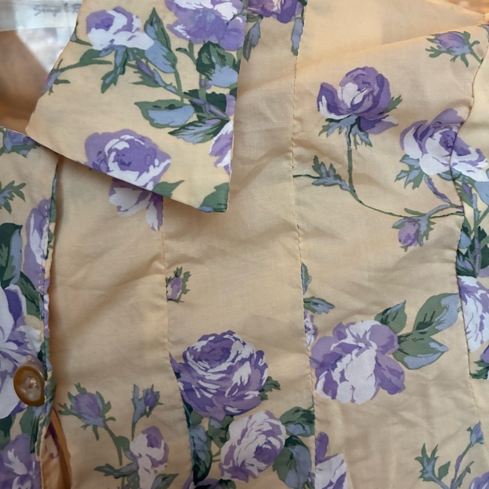 Simple Retro Floral Top - Picture 4 of 13